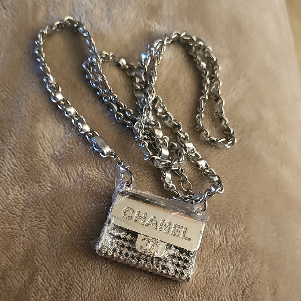 NWOT Chanel Silver Mini Bag Necklace - Picture 1 of 8